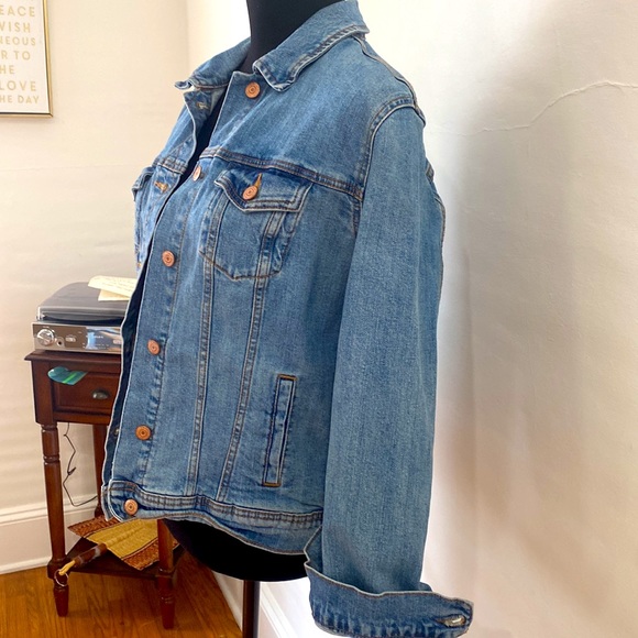THE PERFECT JEAN JACKET - Picture 2 of 3